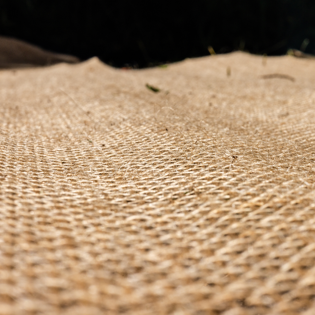 Natural Hessian Fabric Roll – Multi-Season Garden, Frost & Moisture Protection