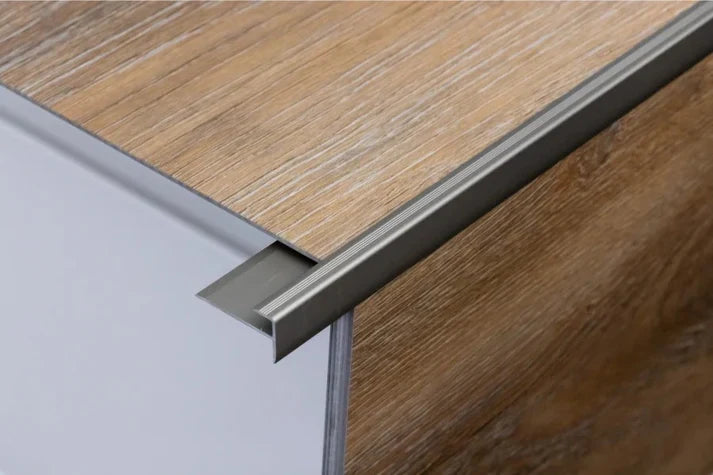 LVT Stair Outer Corner Profile – 3mm Aluminium Trim, 900mm in Silver, Gold, Champagne